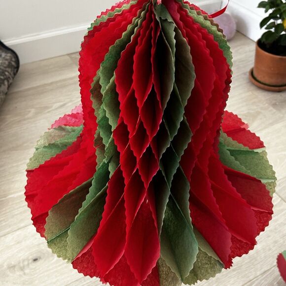 Vintage Honeycomb Decorations Set of 9 Bells Balls Ornament Hanging Party Retro - Picture 7 of 10